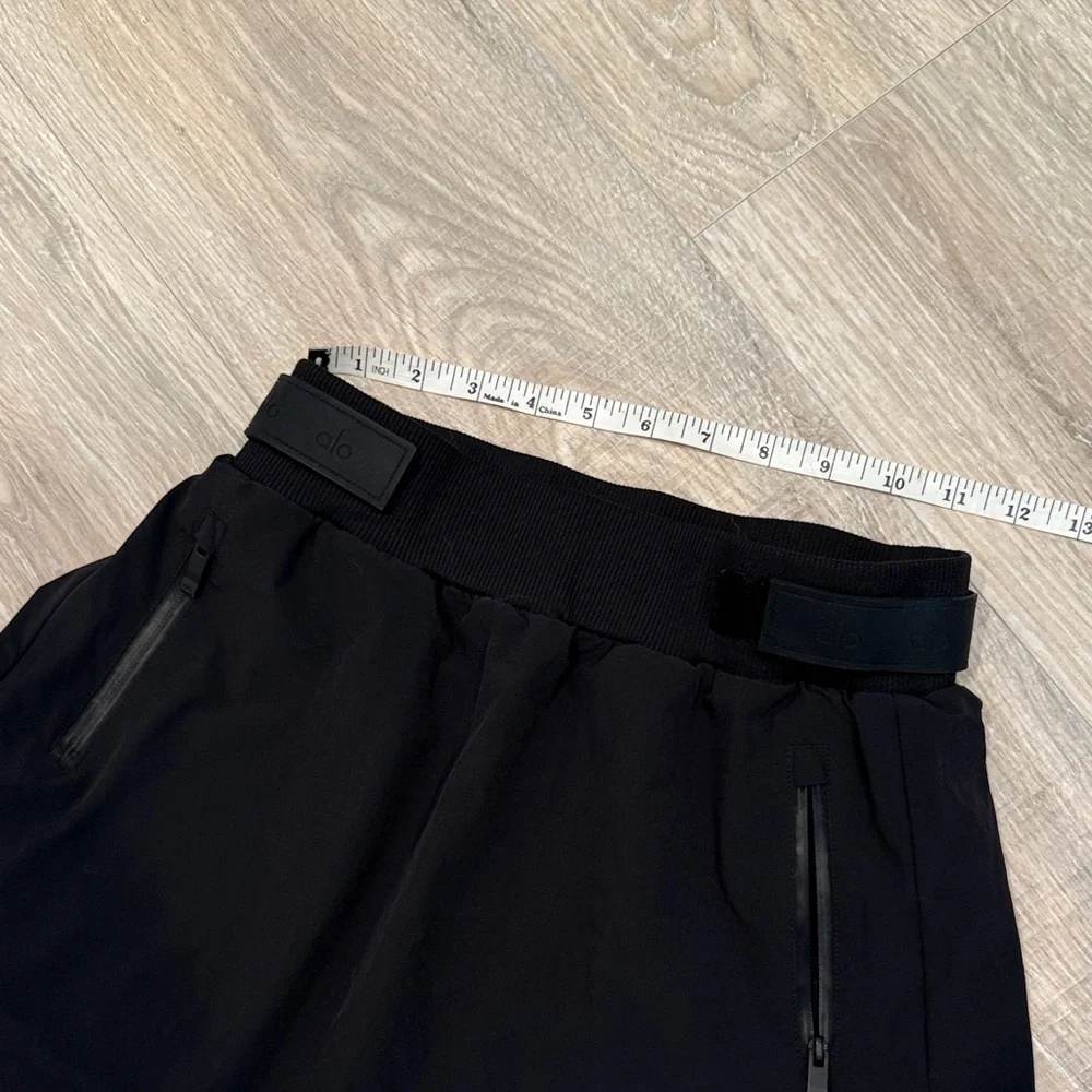 ALO Yoga Black Skirt with Logo Patch - Picture 2 of 15